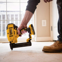 Степлер скобозабивний акумуляторний безщітковий DeWALT DCN681N  - фото № 9