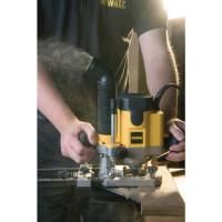 Фрезер сетевой DeWALT DW621  - фото № 6