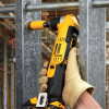 Дрель-шуруповерт угловая аккумуляторная DeWALT DCD740N - № 6