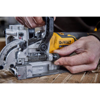 Фрезер акумуляторний безщітковий DeWALT DCW682P2  - фото № 14