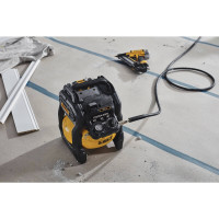 Компресор повітряний акумуляторний DeWALT DCC101  - фото № 11