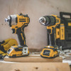 Набор из двух инструментов бесщеточных DeWALT DCK2062D2T - № 5