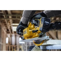 Пила дисковая аккумуляторная DeWALT DCS570P2  - фото № 5