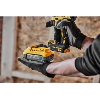 Дрель-шуруповёрт аккумуляторная бесщёточная DeWALT DCD800H2T  - фото № 9